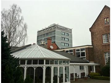 英國留學熱門院校之愛丁堡瑪格麗特女王大學--在現(xiàn)實企業(yè)中培養(yǎng)學生