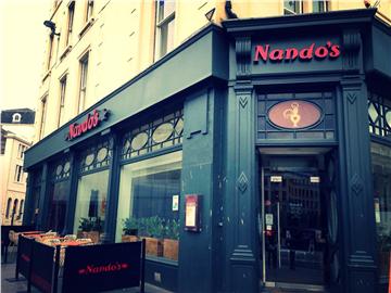 Nando’s烤雞店，讓你吃到停不下來